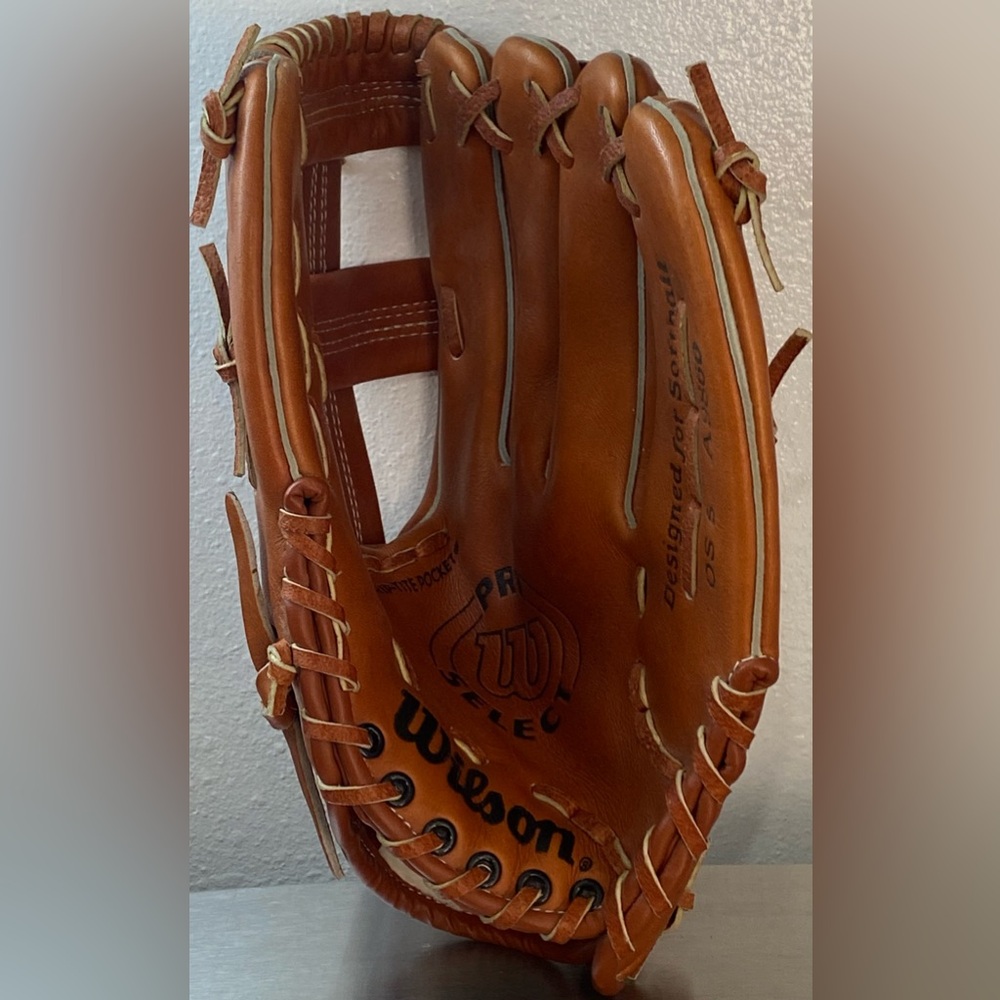 PAIR OF SPALDING-WILSON LEATHER SOFTBALL GLOVES - Picture 11 of 16